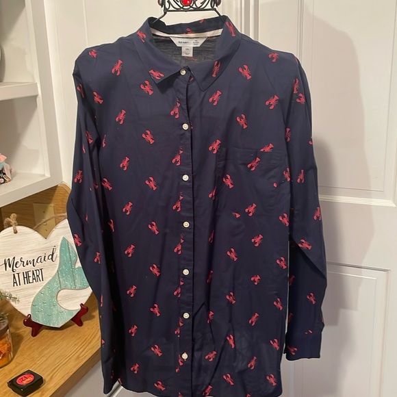 Old Navy Tops - 🦞🦞🦞BOGOHO 🦞🦞🦞Crawfish Button Up Shirt
